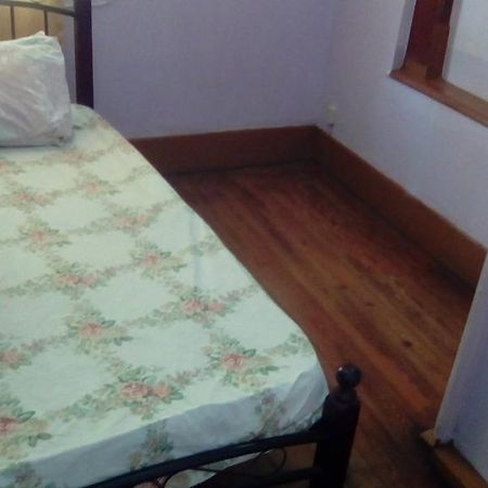 Robert'S Guest House Port of Spain Esterno foto