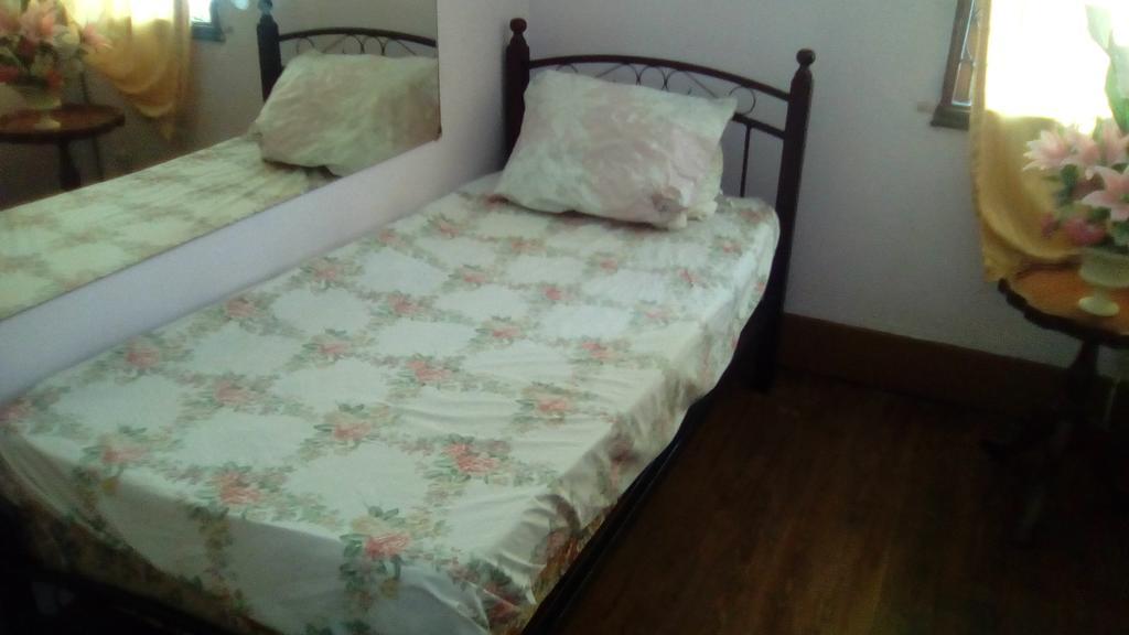 Robert'S Guest House Port of Spain Esterno foto