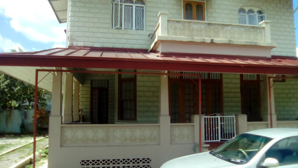 Robert'S Guest House Port of Spain Esterno foto