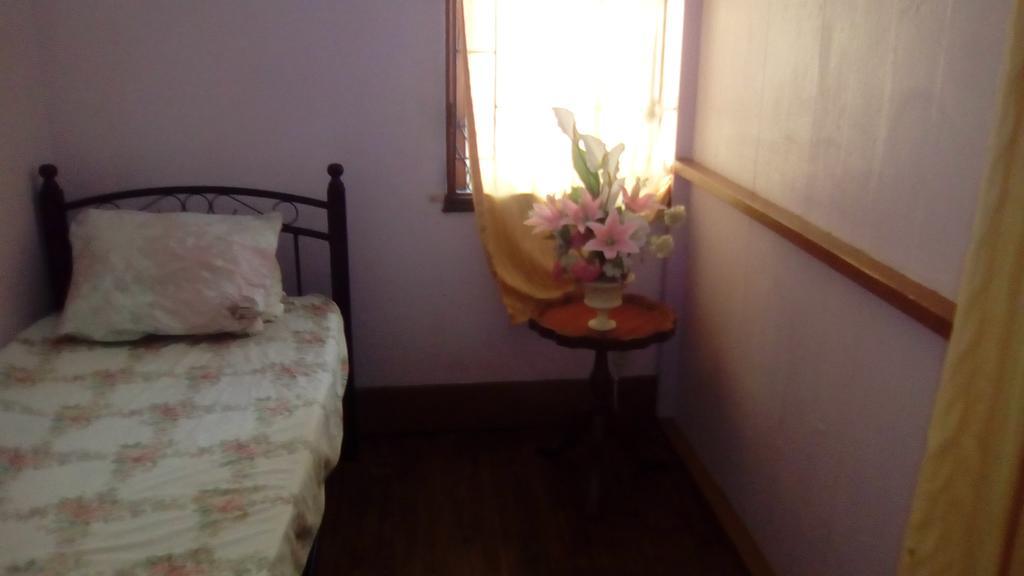 Robert'S Guest House Port of Spain Esterno foto