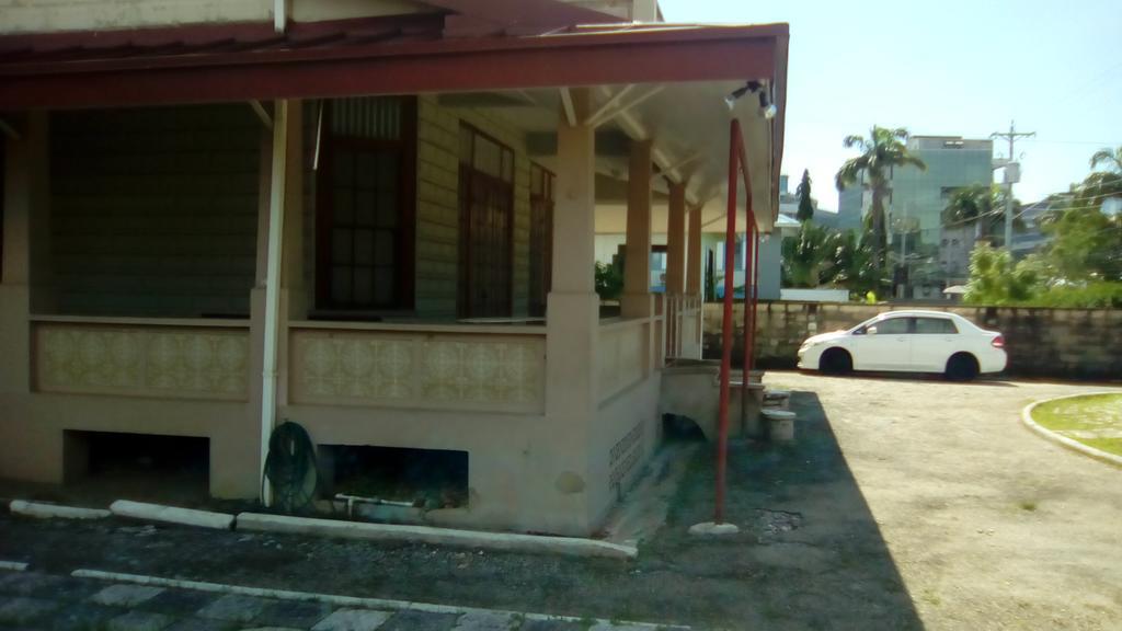 Robert'S Guest House Port of Spain Esterno foto