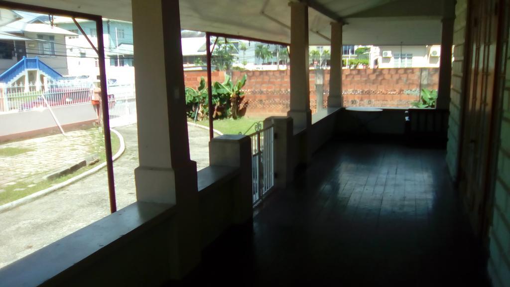 Robert'S Guest House Port of Spain Esterno foto
