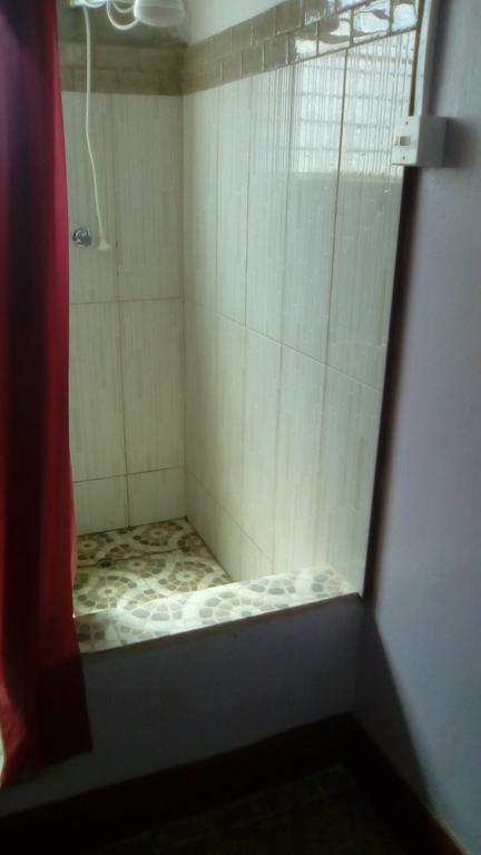 Robert'S Guest House Port of Spain Esterno foto