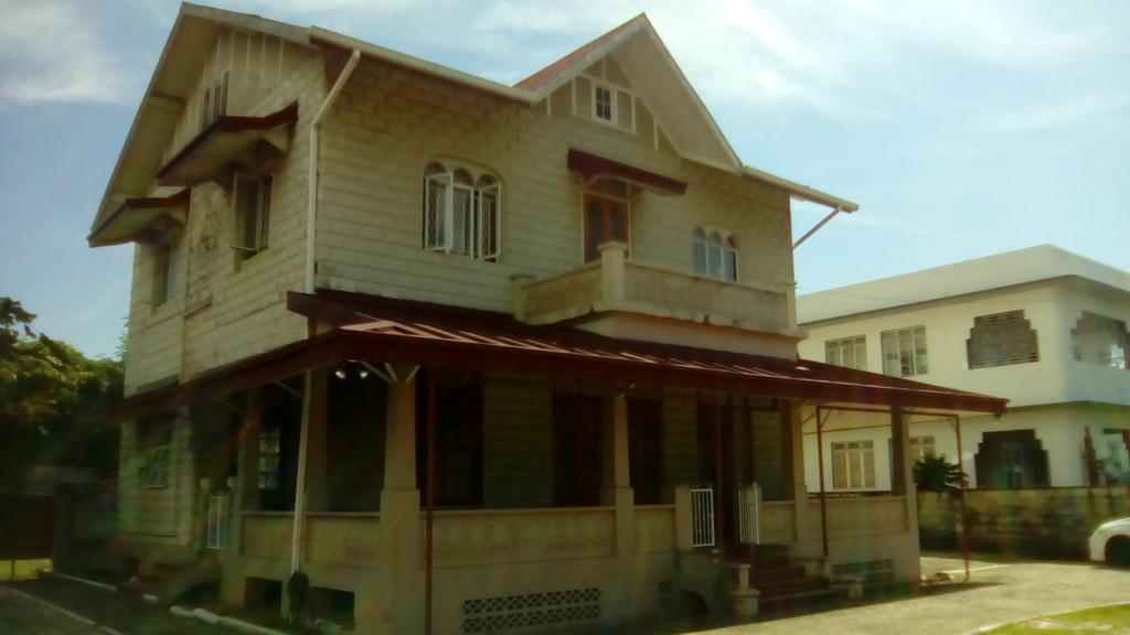 Robert'S Guest House Port of Spain Esterno foto