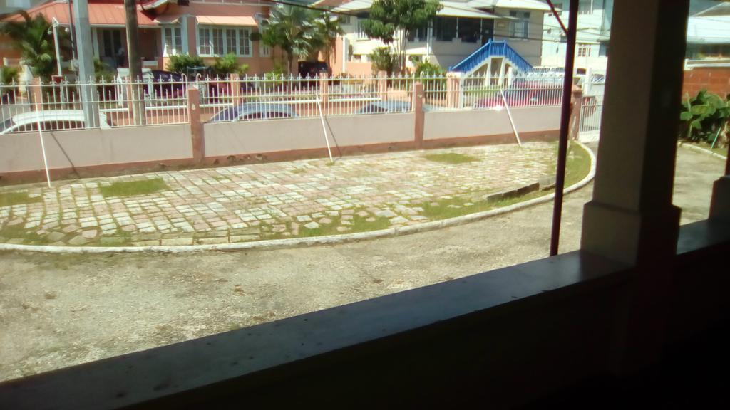 Robert'S Guest House Port of Spain Esterno foto